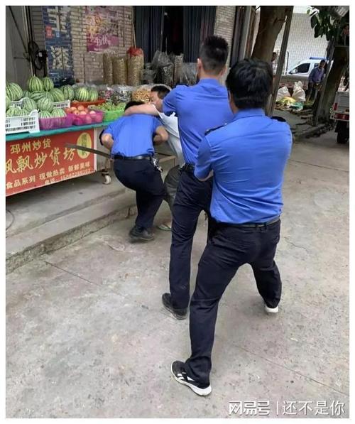 老奶奶追小偷的游戏