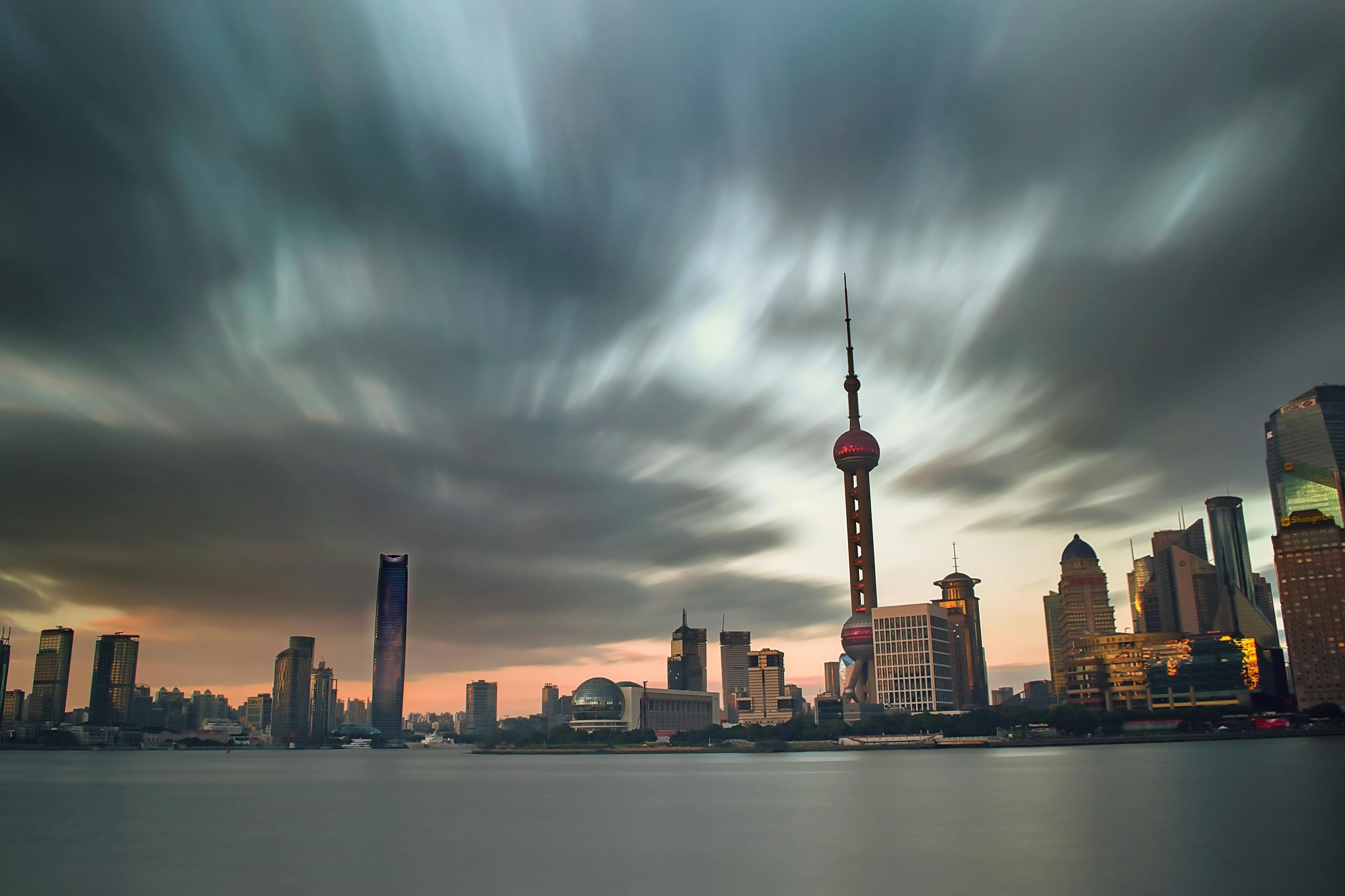 深圳一家6口放弃旅游改看房,这个决定背后有着怎样的故事? 深圳一家6口放弃旅游改看房,这个决定背后有着怎样的故事?